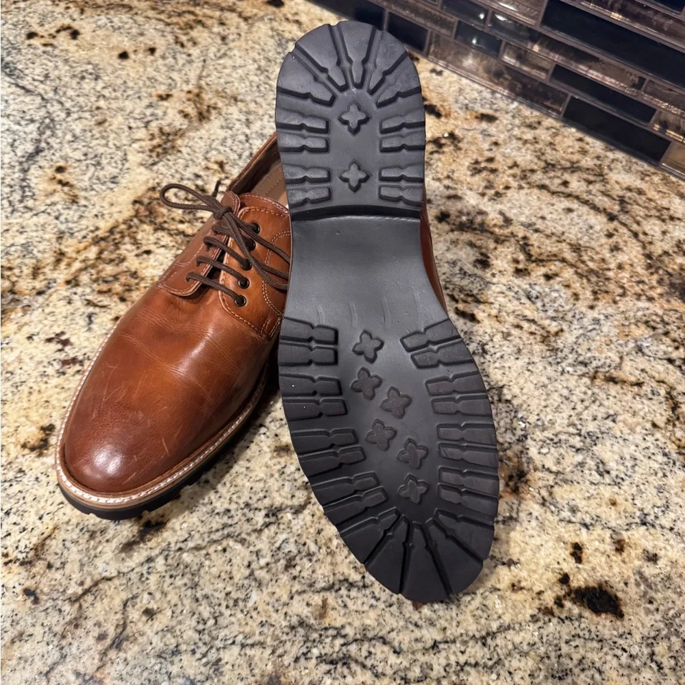 Steve Madden Brown Oxfords with Polished Leather and Glossy Finish - Picture 3 of 6